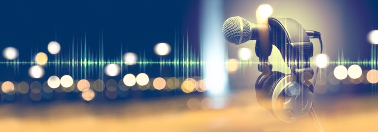 web banner mic shutterstock_664134517.jpg